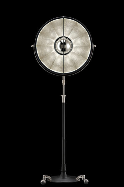 Lampadaire trépied Fortuny Atelier 63 noir et feuille d'argent