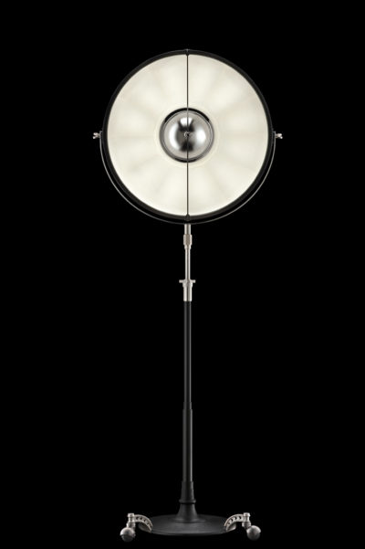 Lampadaire trépied Fortuny Atelier 63 noir et blanc