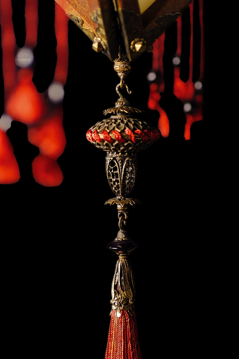 Fortuny Concubine Favorita lampe en soie, détail de décoration