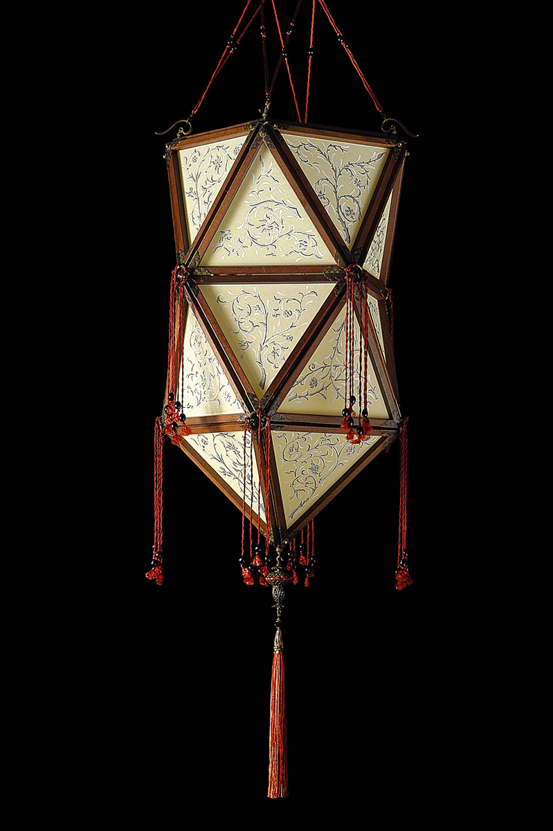 Fortuny Concubine Favorita lampe en soie avec structure en bois