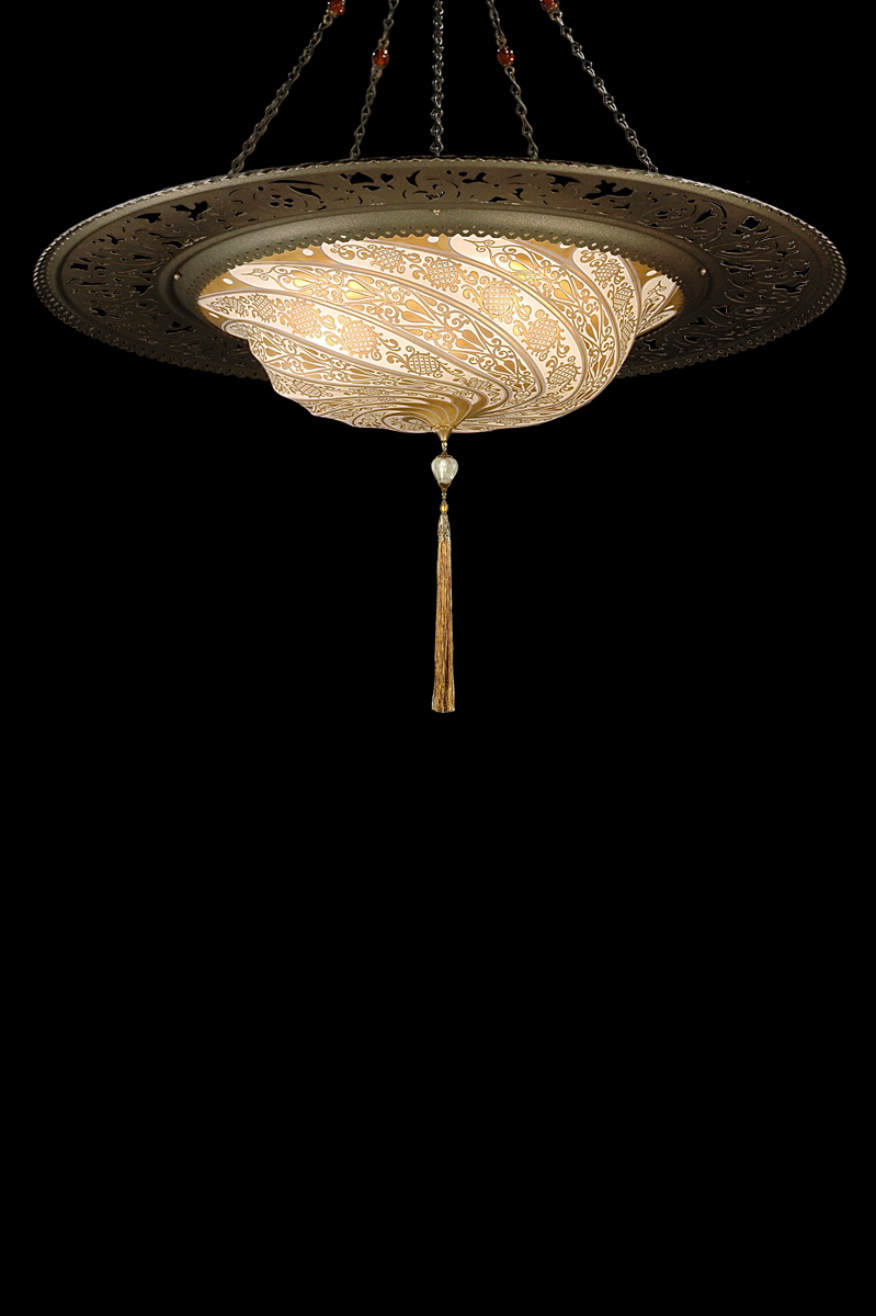 Fortuny® Scudo Saraceno en verre or avec l'anneau décoratif en métal , vue de dessous