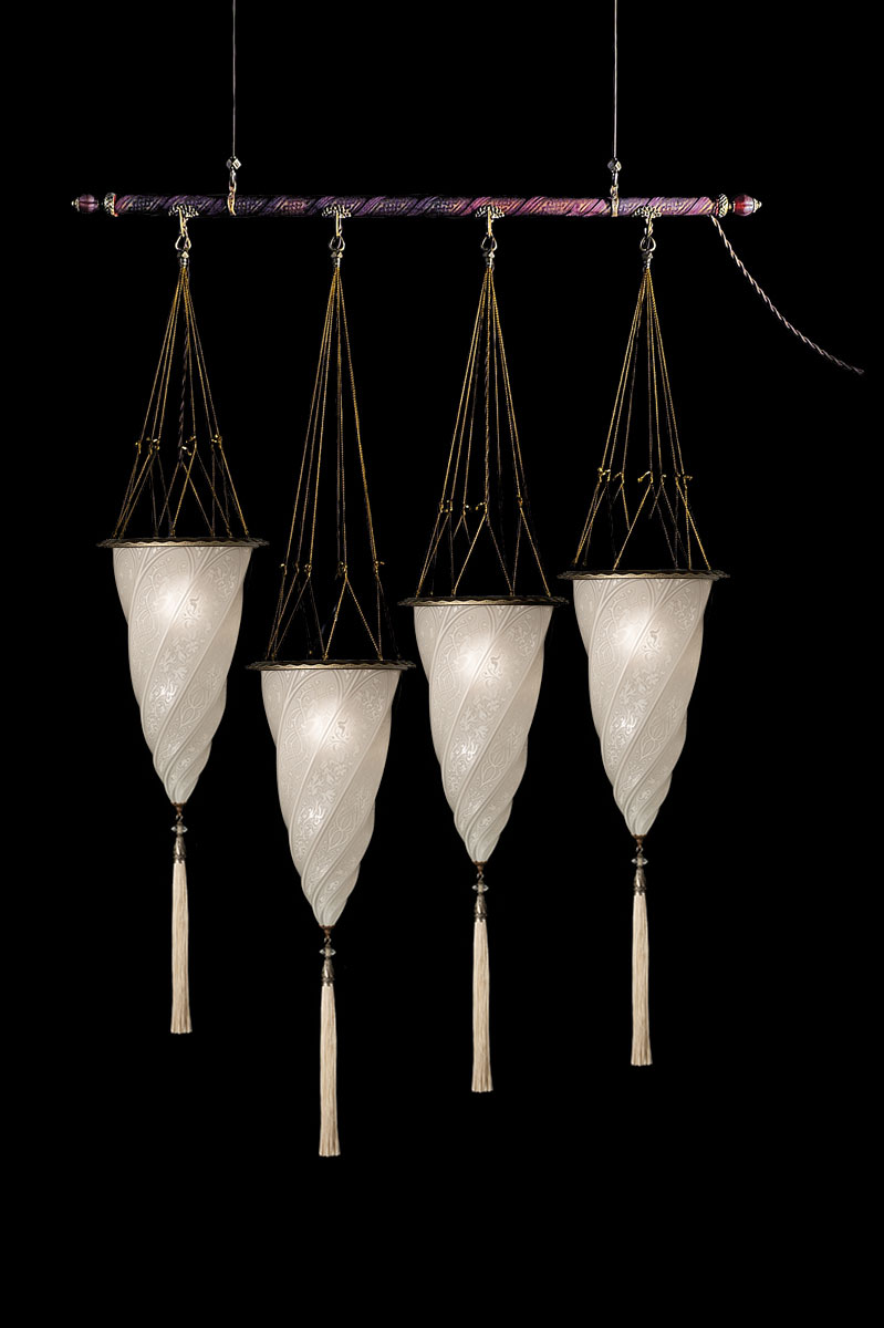 Lampe Fortuny Cesendello en verre blanc sur barre avec 4 points lumineux