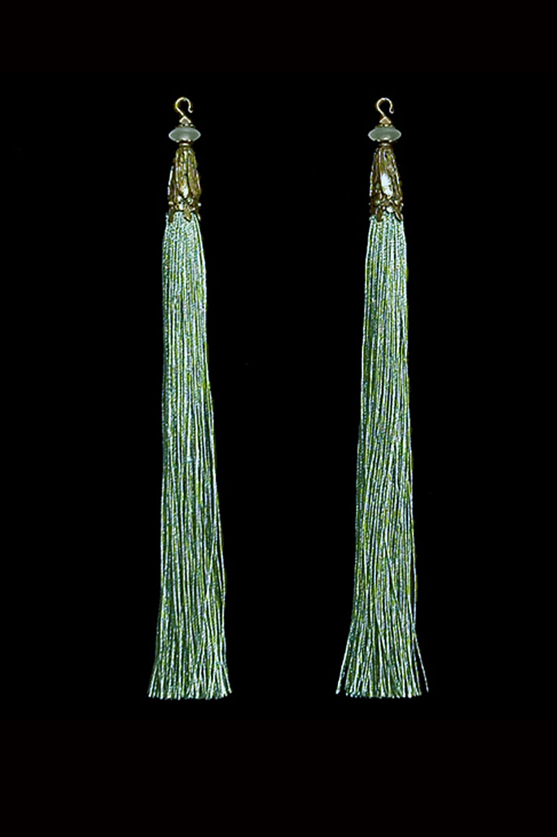 Venetia Studium couple of sage green hook tassels