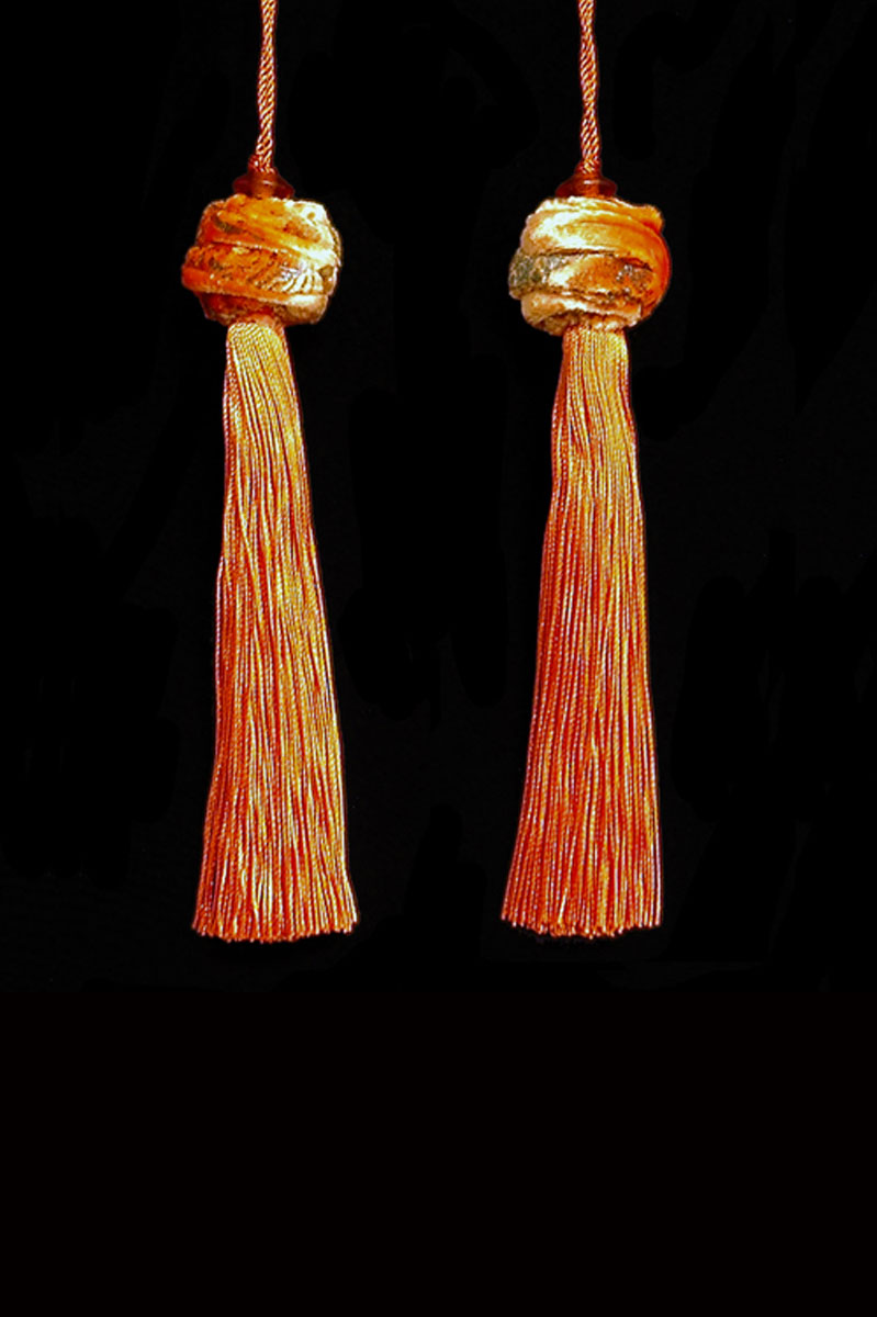 Venetia Studium Turbante couple of bright orange key tassels