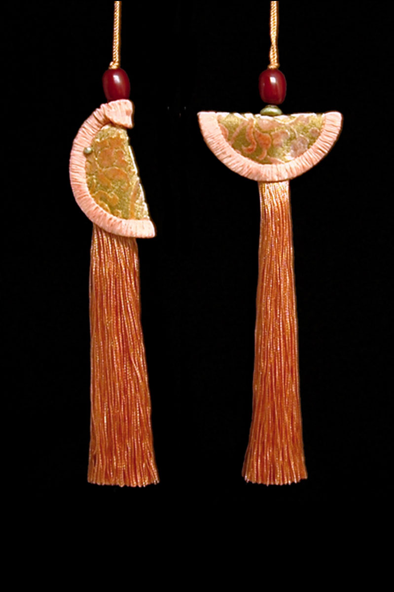 Couple de Glands de clés - pompons Geisha et Samurai de Venetia Studium en rose saumon