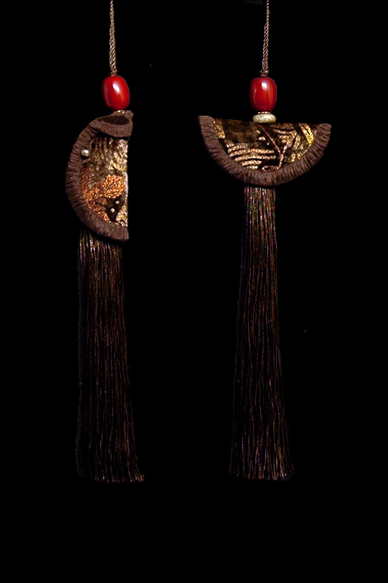Couple de Glands de clés - pompons Geisha et Samurai de Venetia Studium en sépia