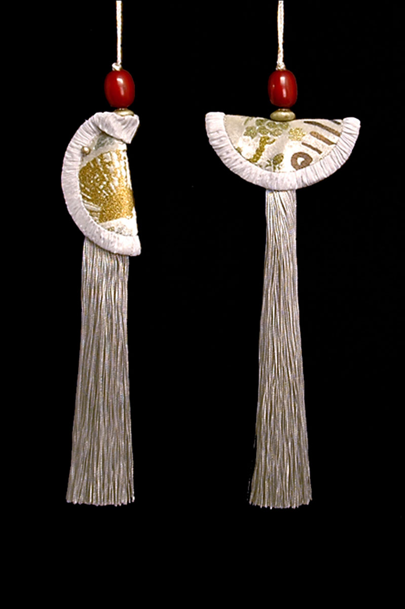 Venetia Studium couple of pearl grey Geisha & Samurai key tassels