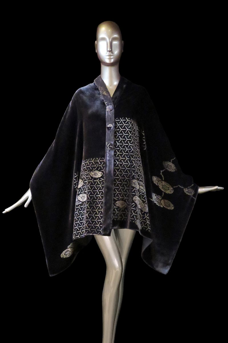 Étole Fortuny en velours gris violet imprimé avec boutons